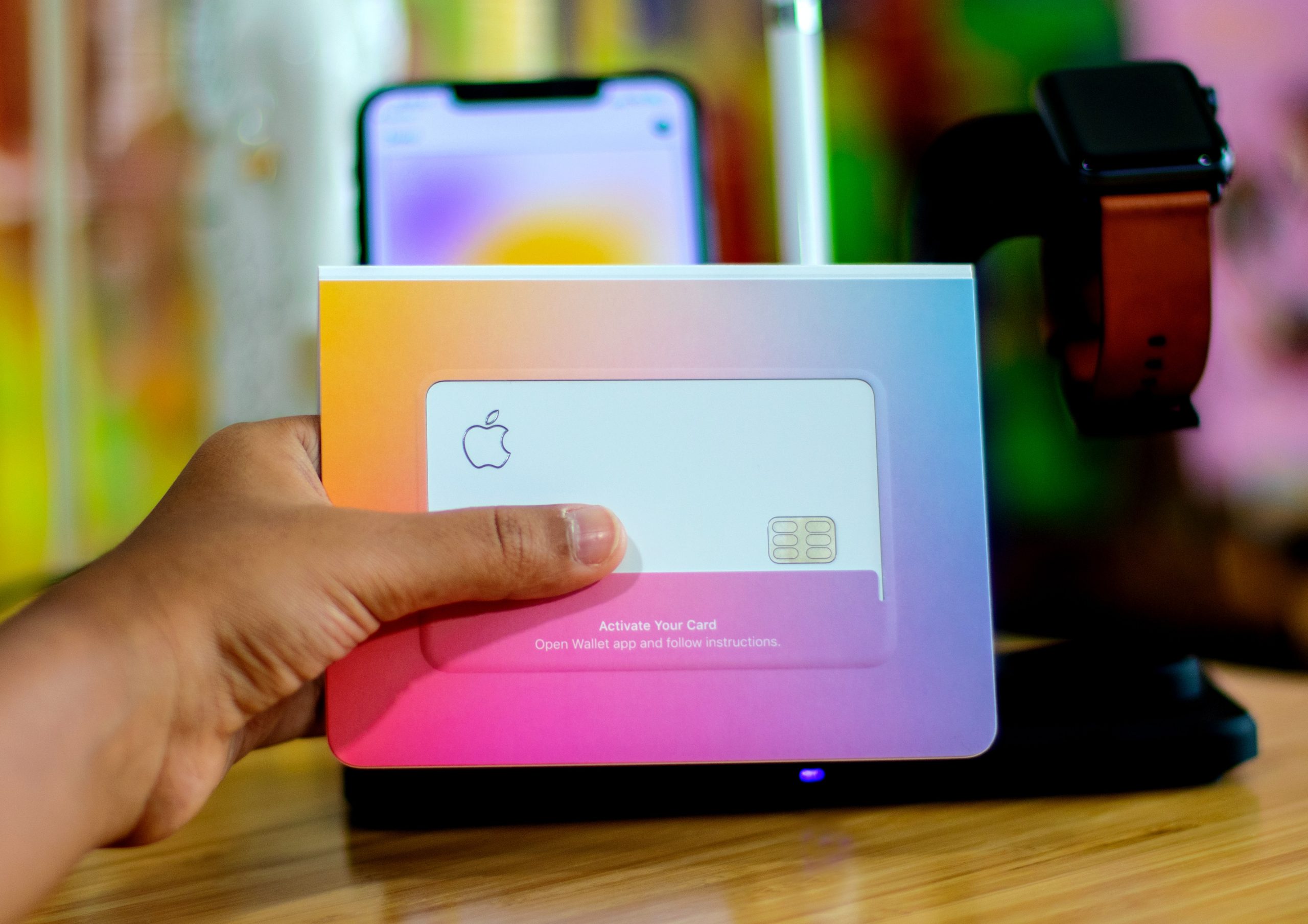 Simple and elegant apple card. Love the design & aesthetics.