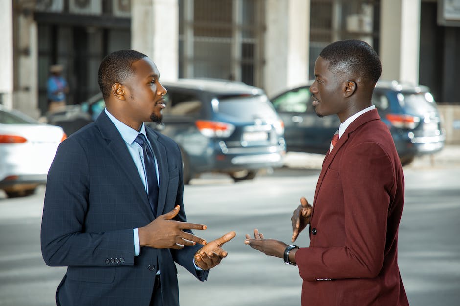 how do influencers work