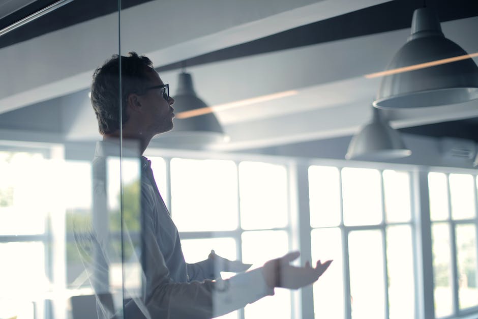 how to leverage influencer marketing