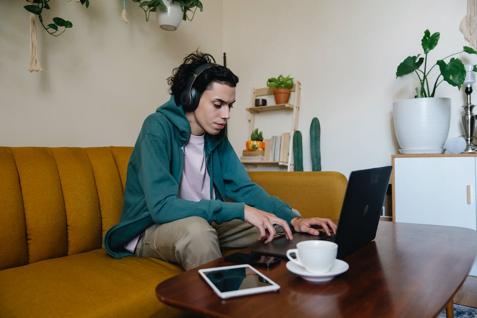 how to use trending audio on reels