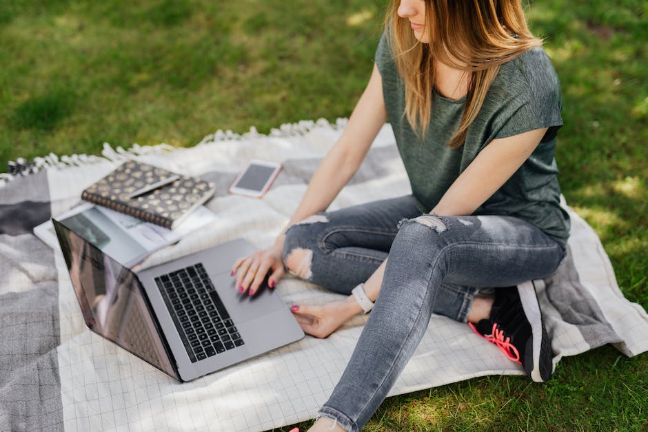 how has social media influence the use of knowledge management in organizations