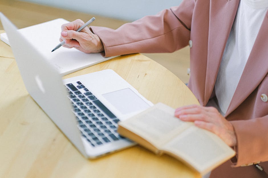 how has social media influence the use of knowledge management in organizations