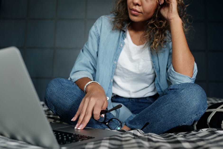 how much should social media management cost