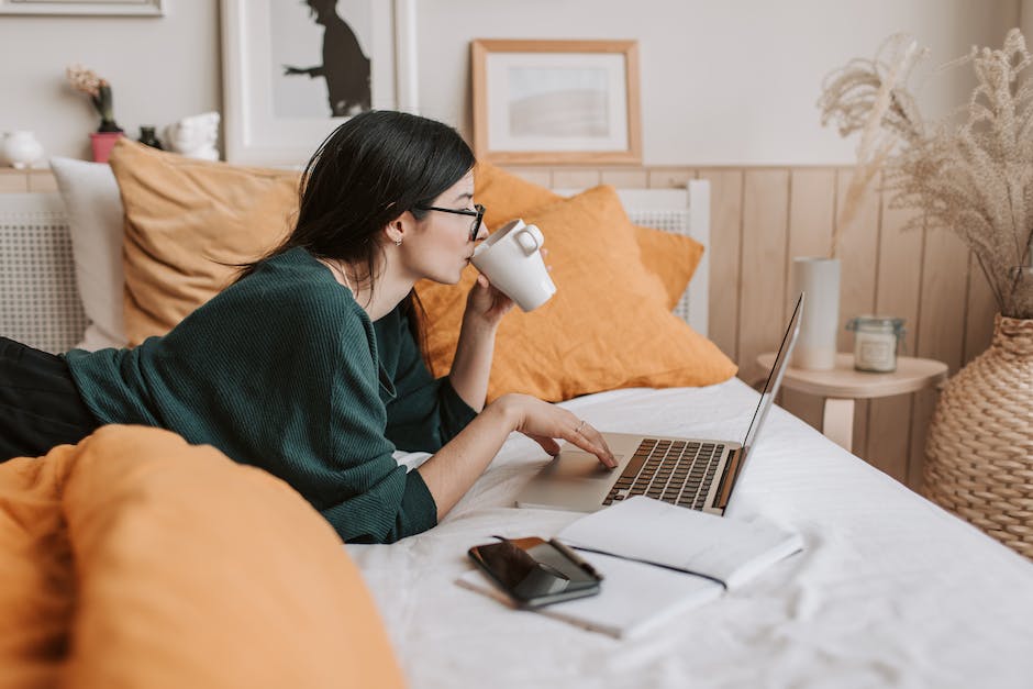 how much to charge for freelance social media management