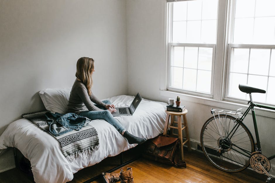 how social media affects students time management