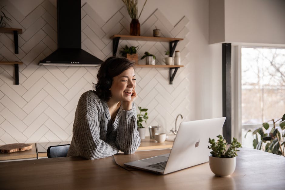 how social media affects students time management