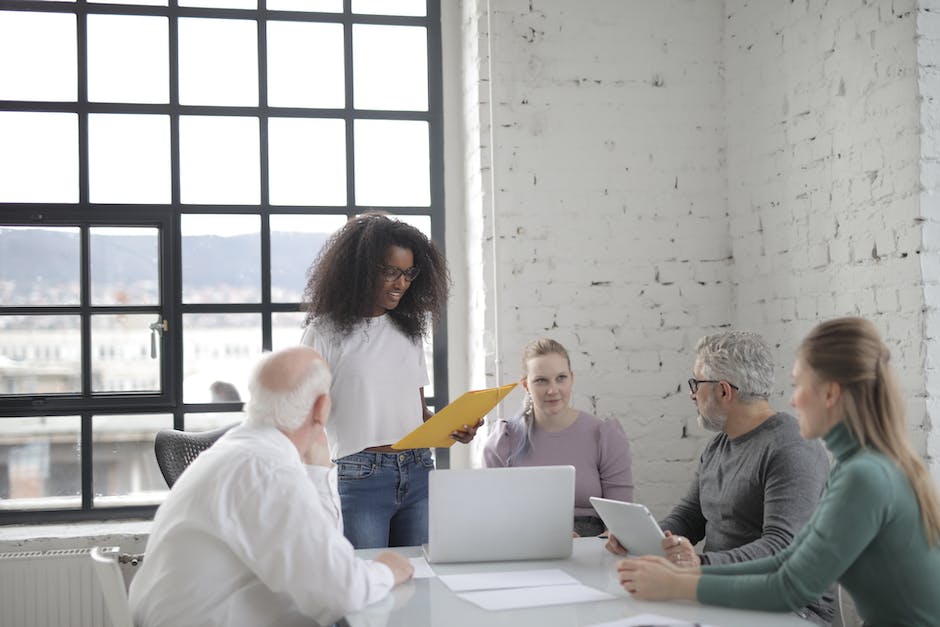 how to create a social media management plan