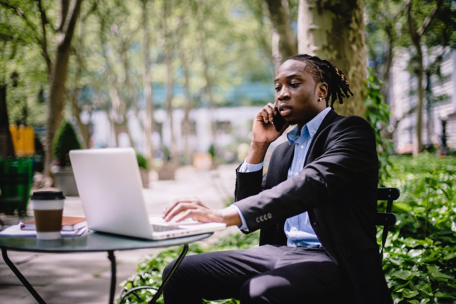 how to make social media management work