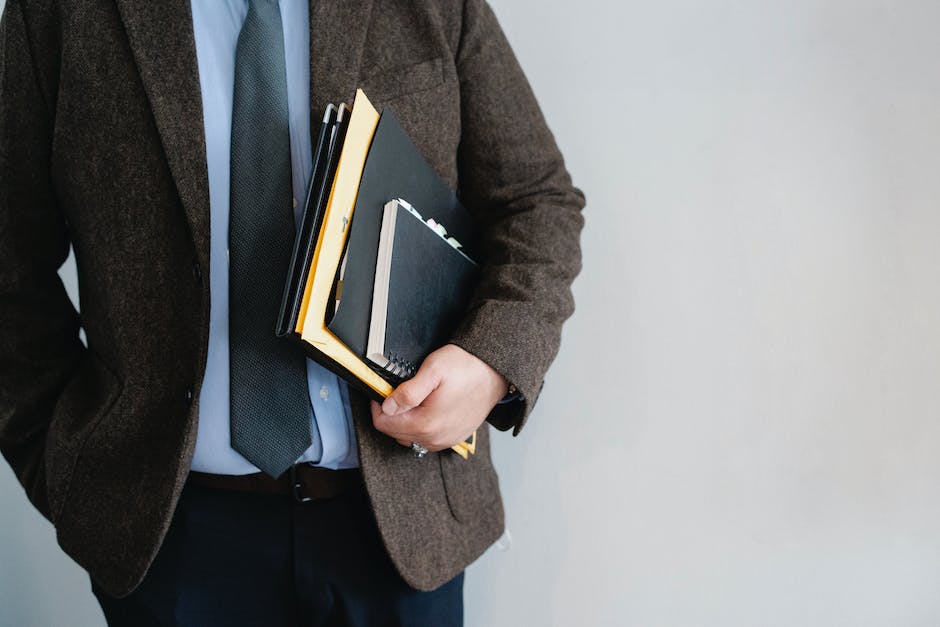how to run a social media management company