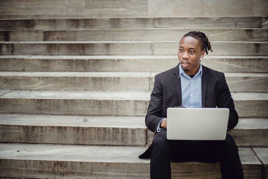 how to start a social media management agency