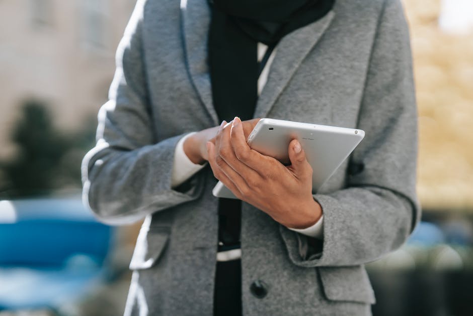 how to start a social media management business