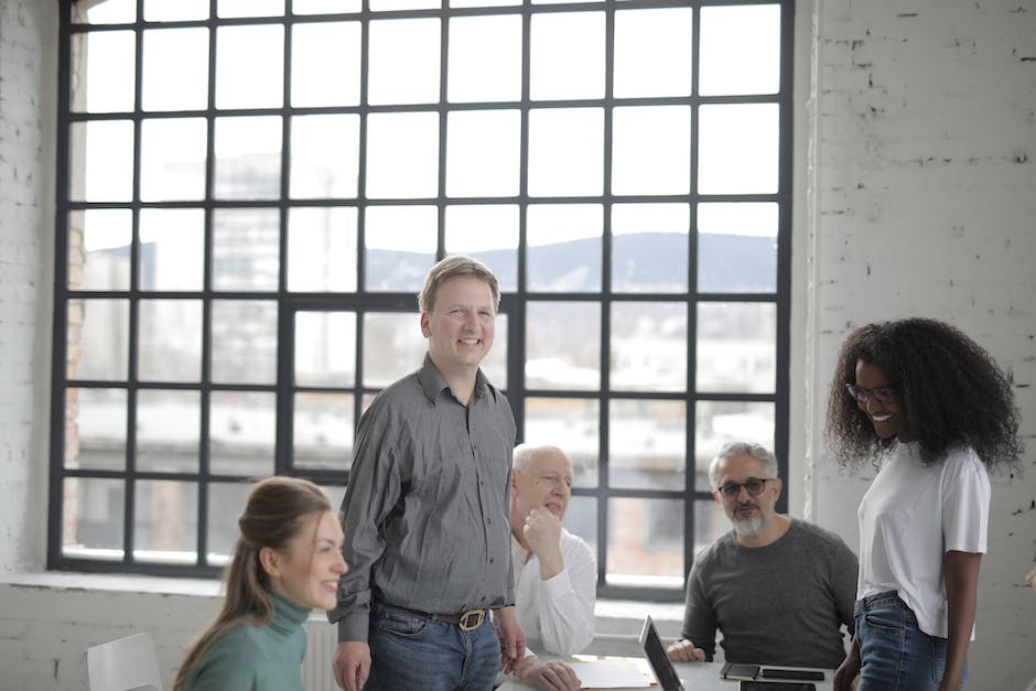 how to start a social media management company