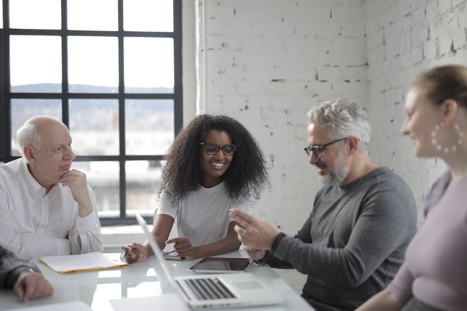 how to start a social media management company