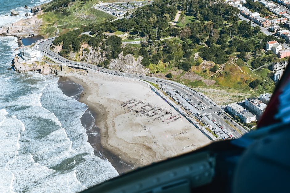 how to use social media for crisis communications and emergency management