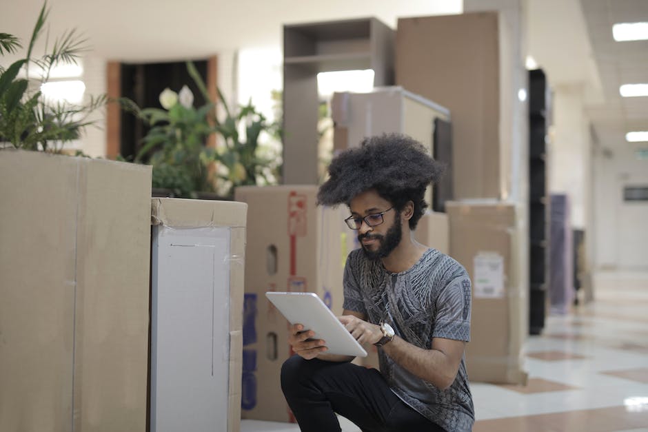 managing social media in the workplace