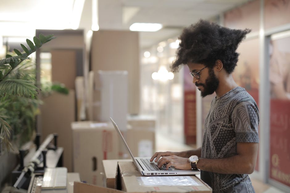 managing social media in the workplace